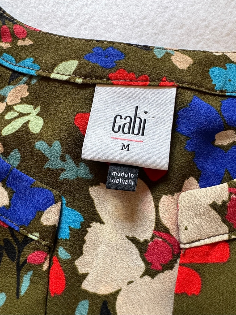 CAbi Wildflower Top Medium Floral Sleeveless Blouse Olive Green Style 3981 - Picture 2 of 6